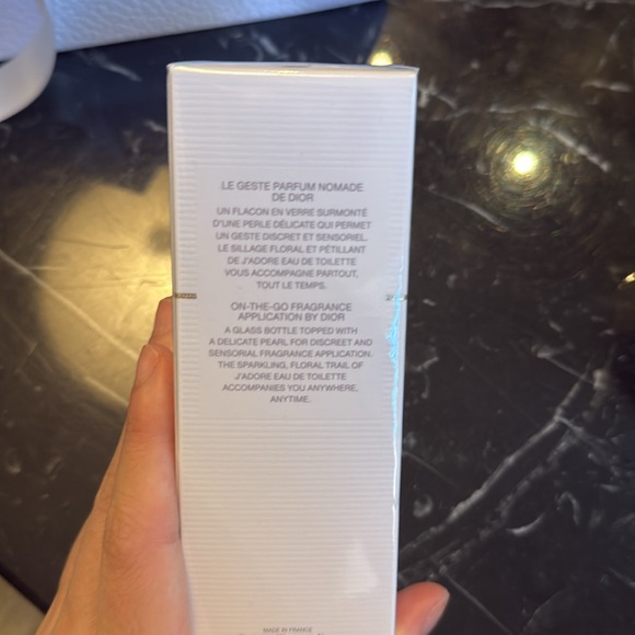 Dior J'adore Eau de Toilette Roller Pearl - 20mL - Perle de Parfum - Picture 2 of 4